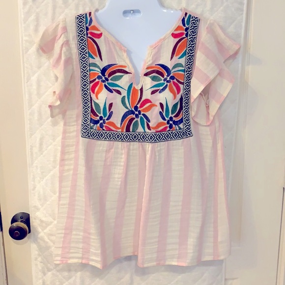 Fun Linen Top! - Picture 1 of 3